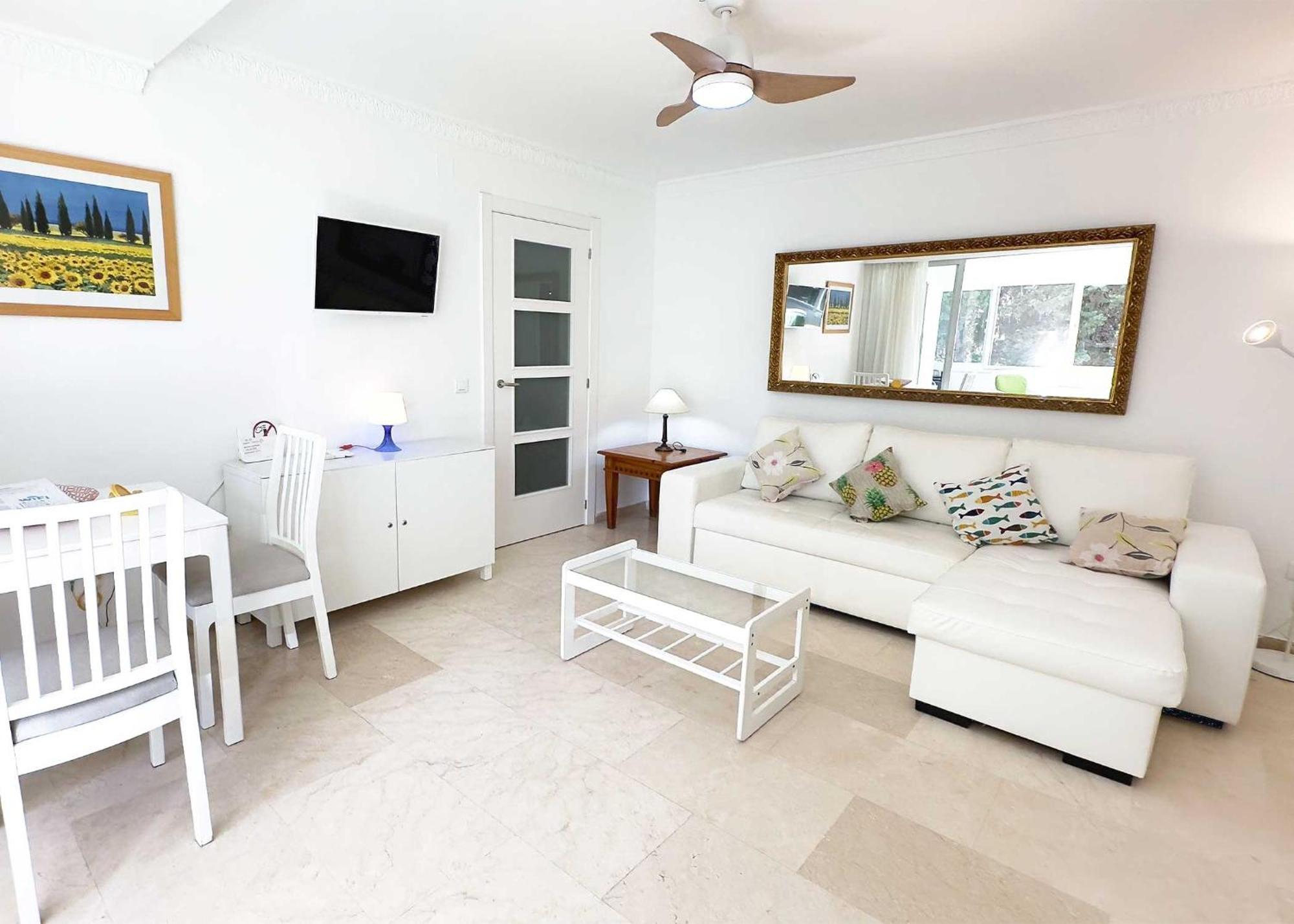 1 Bedroom Apartment Second Line Beach- Parque Marbella Building Exterior photo